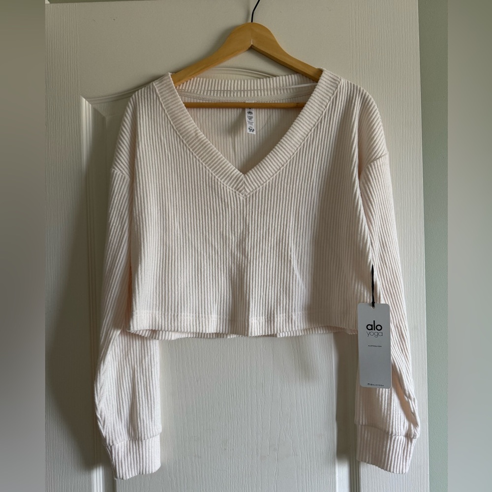 NWT-ALO Yoga Cream Ribbed Knit Top